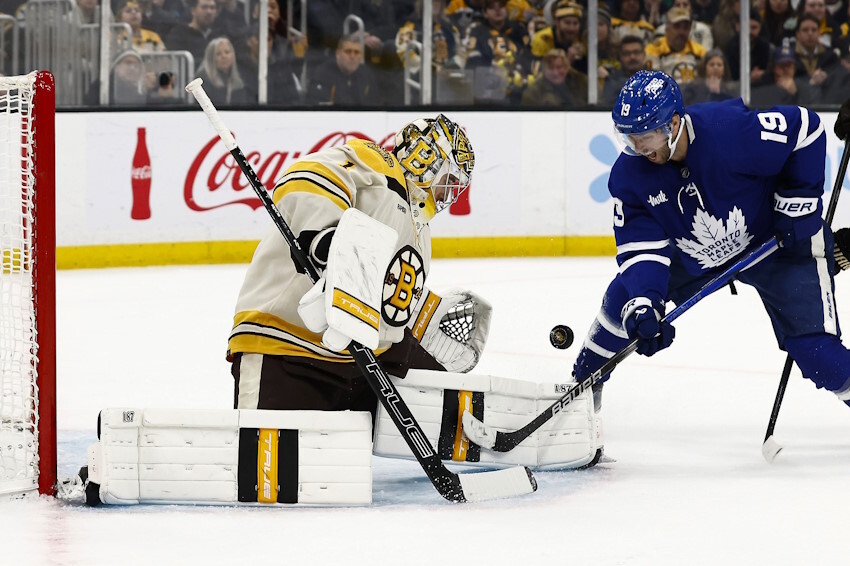Optimism Suddenly Gone in Boston's Talks with Jeremy Swayman