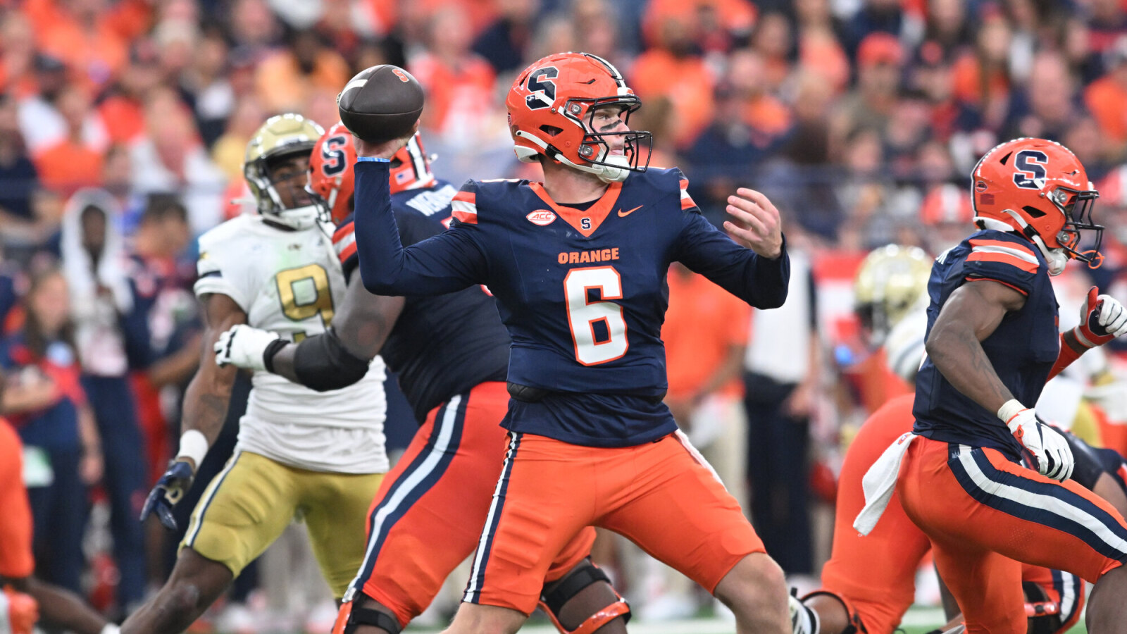 Red-hot Syracuse QB Kyle McCord adds pressure on Ryan Day