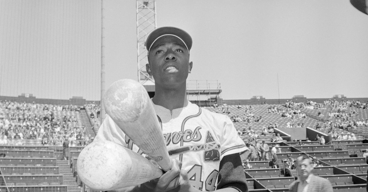 This day in Atlanta Braves History: Hank Aaron has a bittersweet day