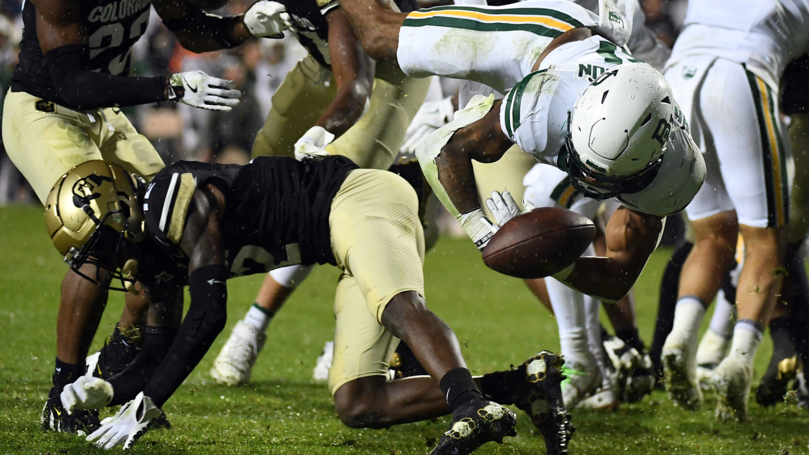 Watch: Travis Hunter makes absurd play to seal win for Colorado