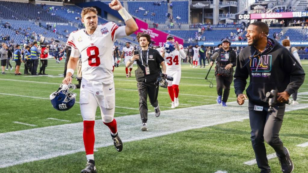 Daniel Jones player props odds, tips and betting trends for Week 6
