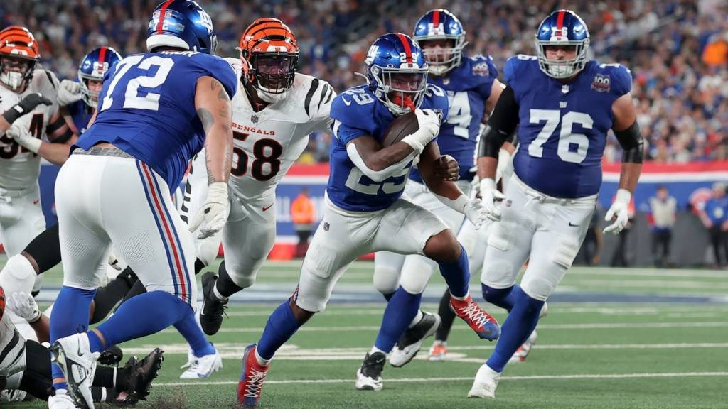 Tyrone Tracy Jr. player props odds, tips and betting trends for Week 7