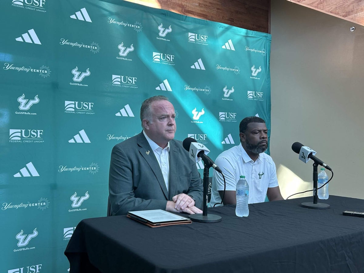 After the death of their coach, USF basketball is still grieving but carrying on