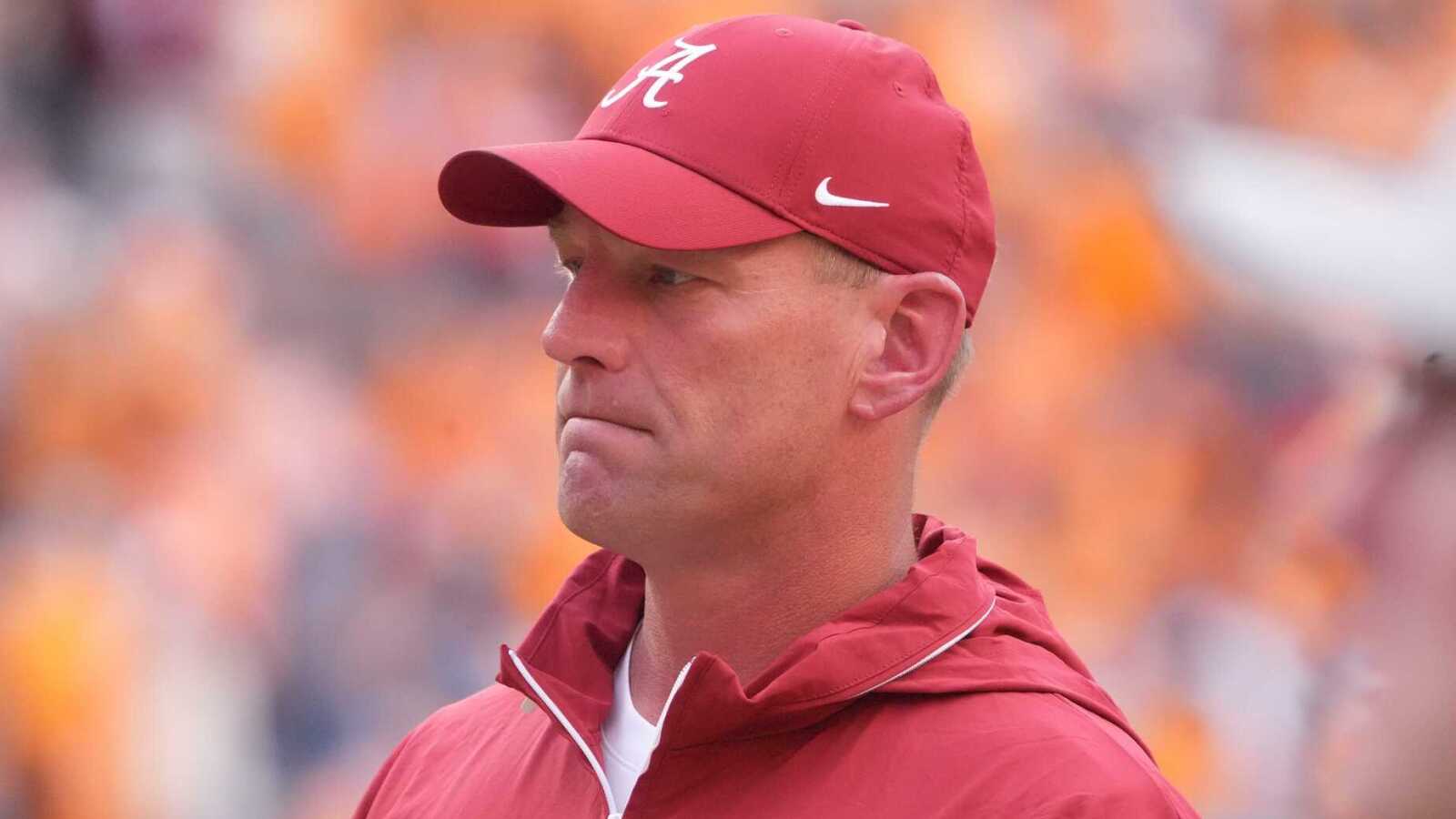 Alabama called for penalty after player apparently fakes injury