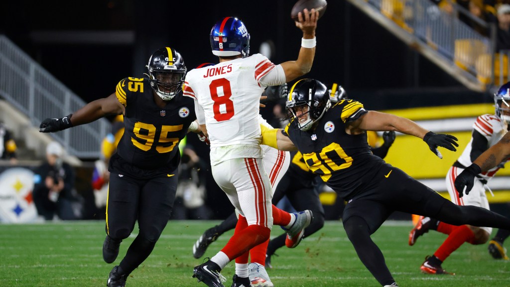Daniel Jones failed to adjust protection on T.J. Watt strip-sack