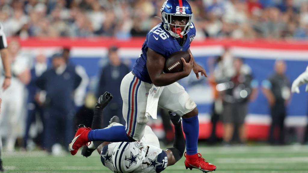 Devin Singletary player props odds, tips and betting trends for Week 7