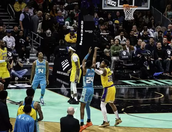 Fouls and free throws dominate NBA season, says Hollinger