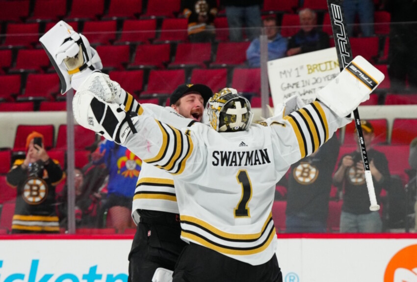 Jeremy Swayman Signs Eight-Year Extension in Boston