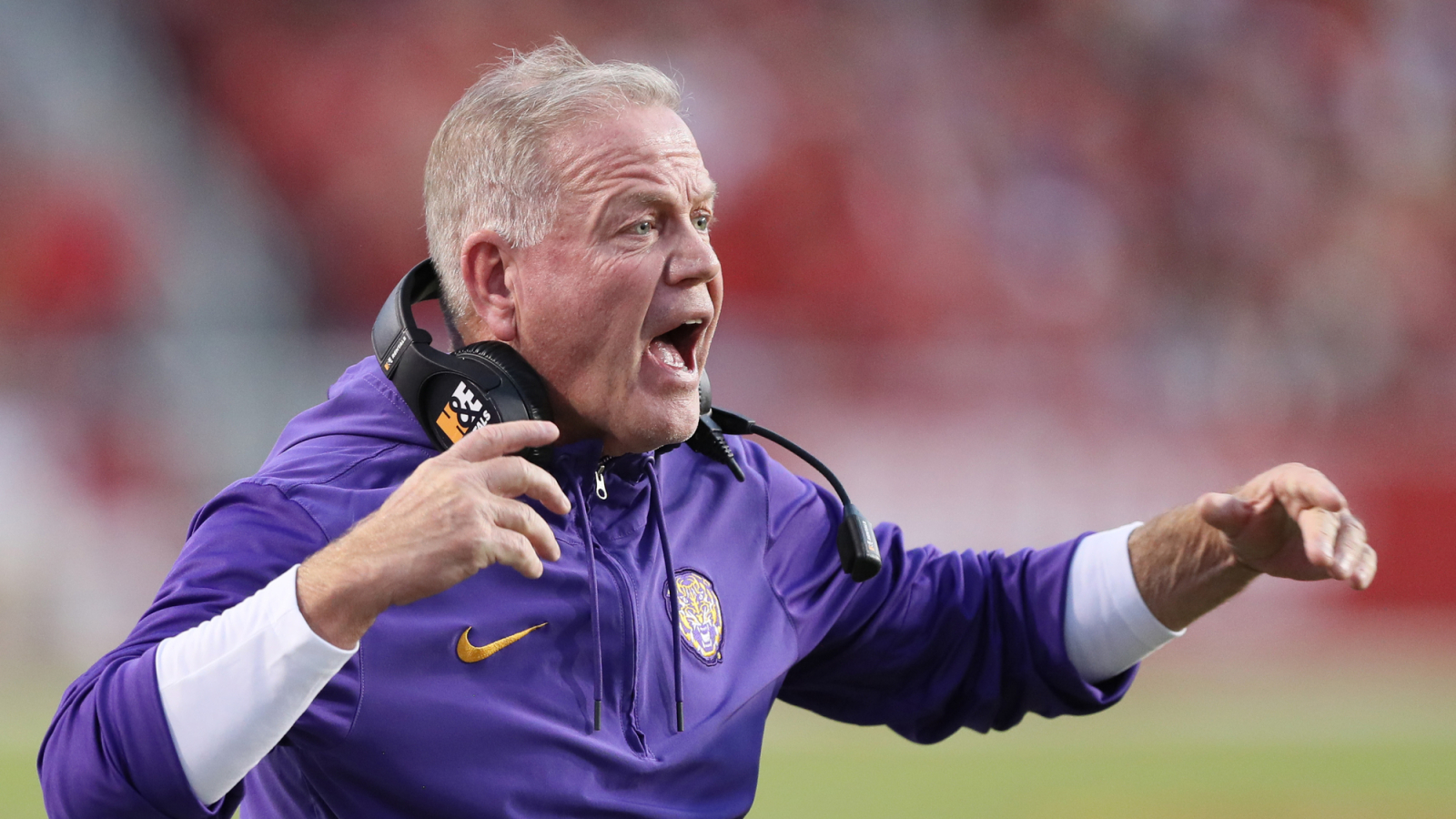 LSU HC Kelly refuses to throw QB Nussmeier under the bus