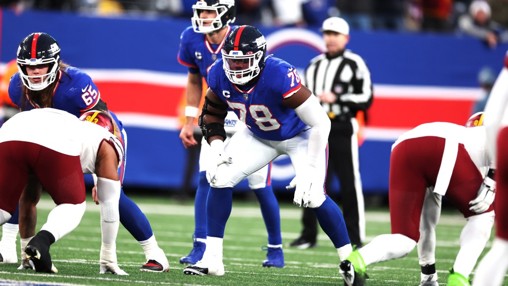 New York Giants OL Andrew Thomas will have MRI on injured foot