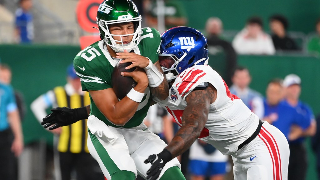 New York Giants elevate Tomon Fox from practice squad