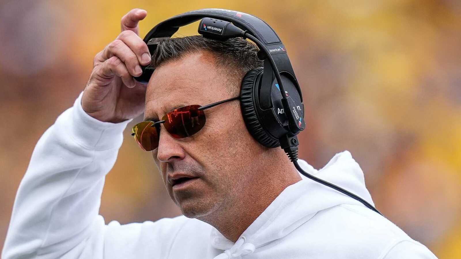 Texas makes quarterback change prior to showdown vs. Oklahoma