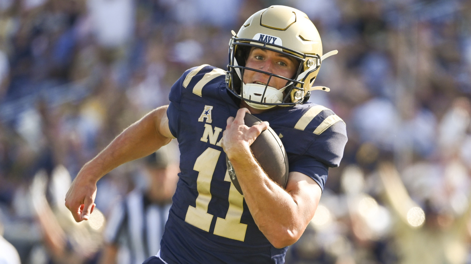 Uncharacteristic turnovers put Navy in early hole against Notre Dame