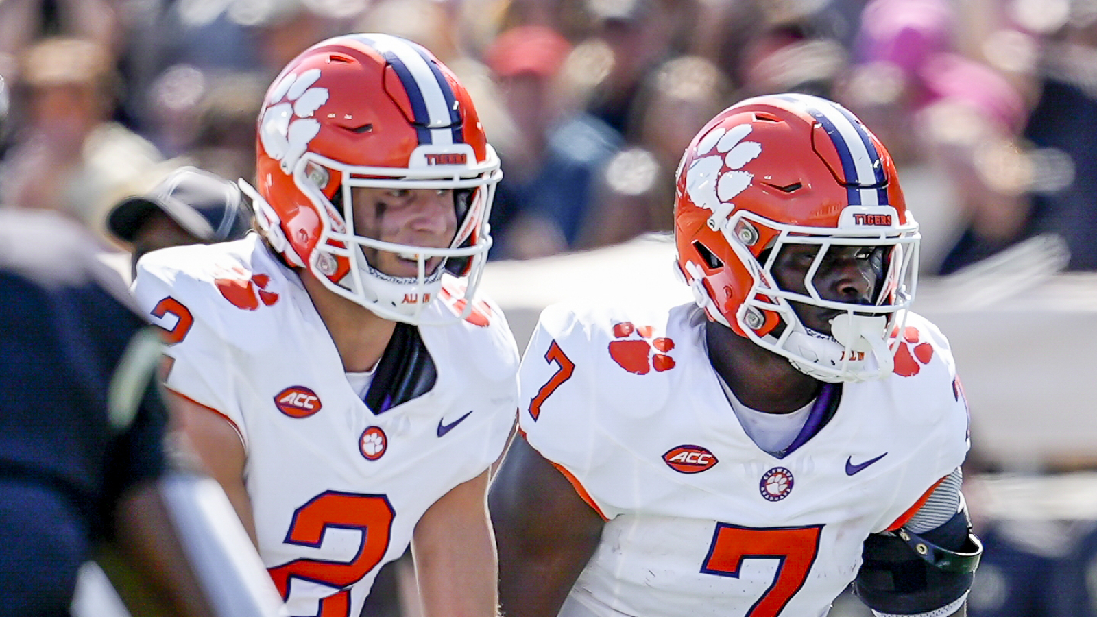 Watch: Clemson uses trick play to seal fifth straight win