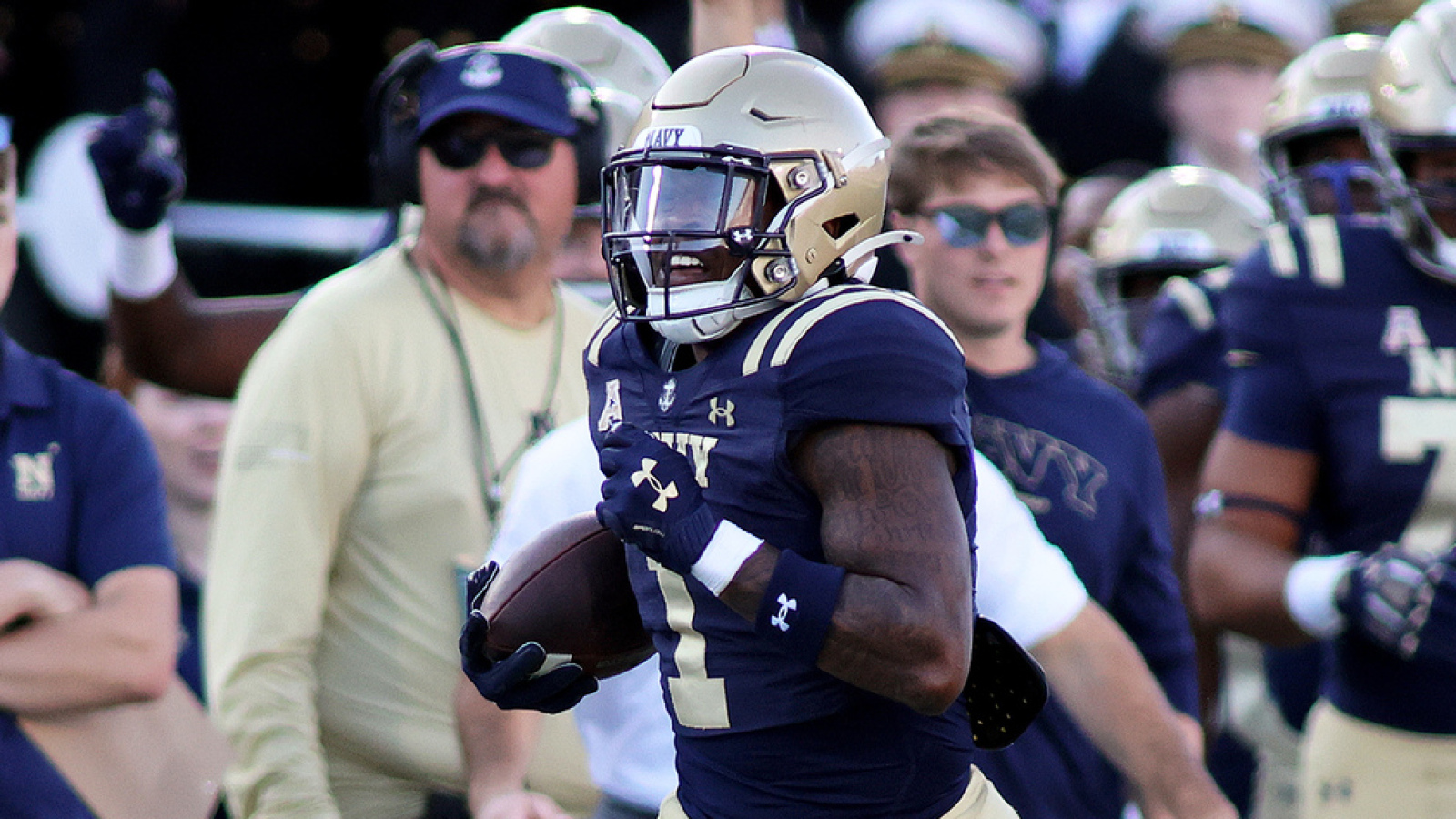 Watch: Navy CB makes history, Midshipmen remain undefeated