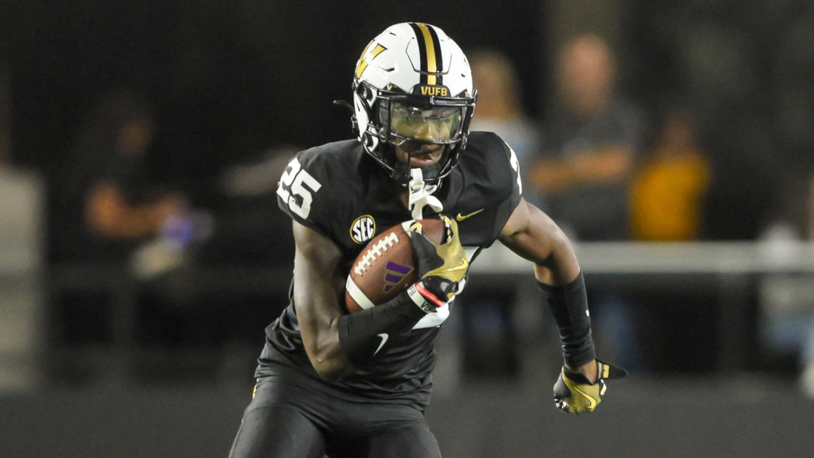 Watch: Texas interception results in early lead for Vanderbilt