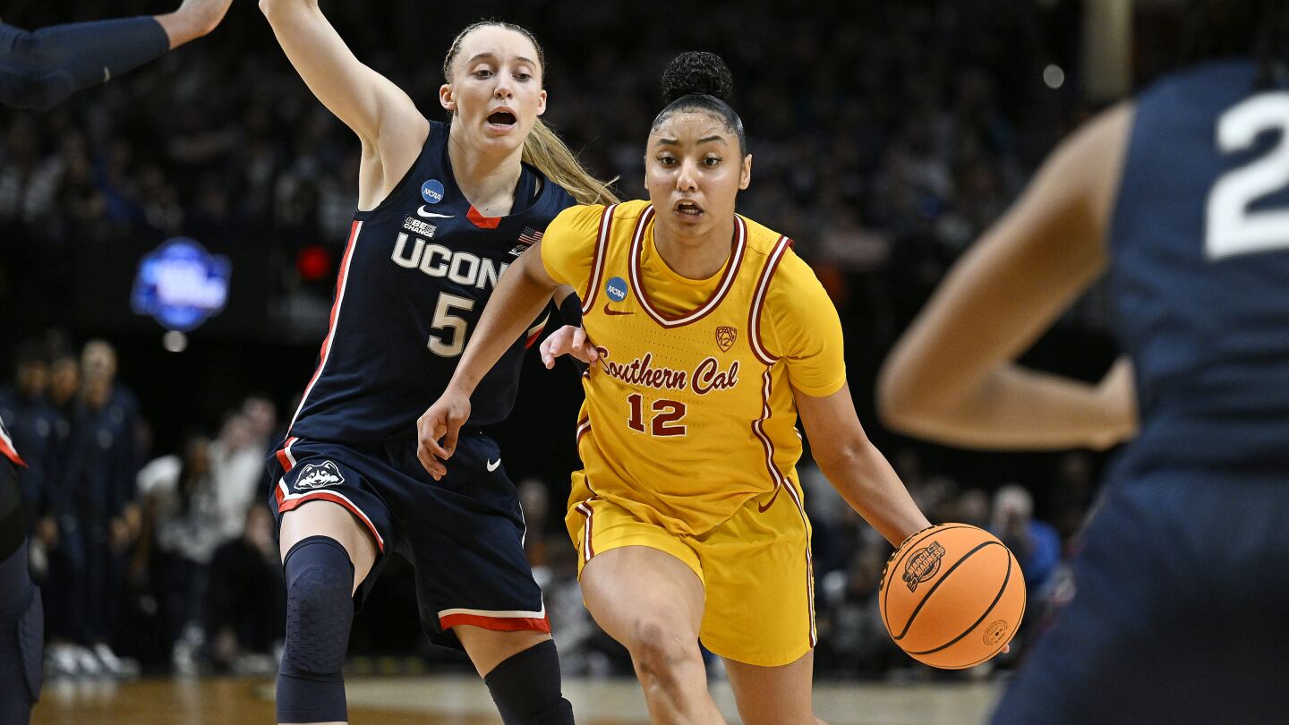 Watkins, Bueckers headline preseason AP All-America team in women’s hoops; 3 sophomores for 1st time