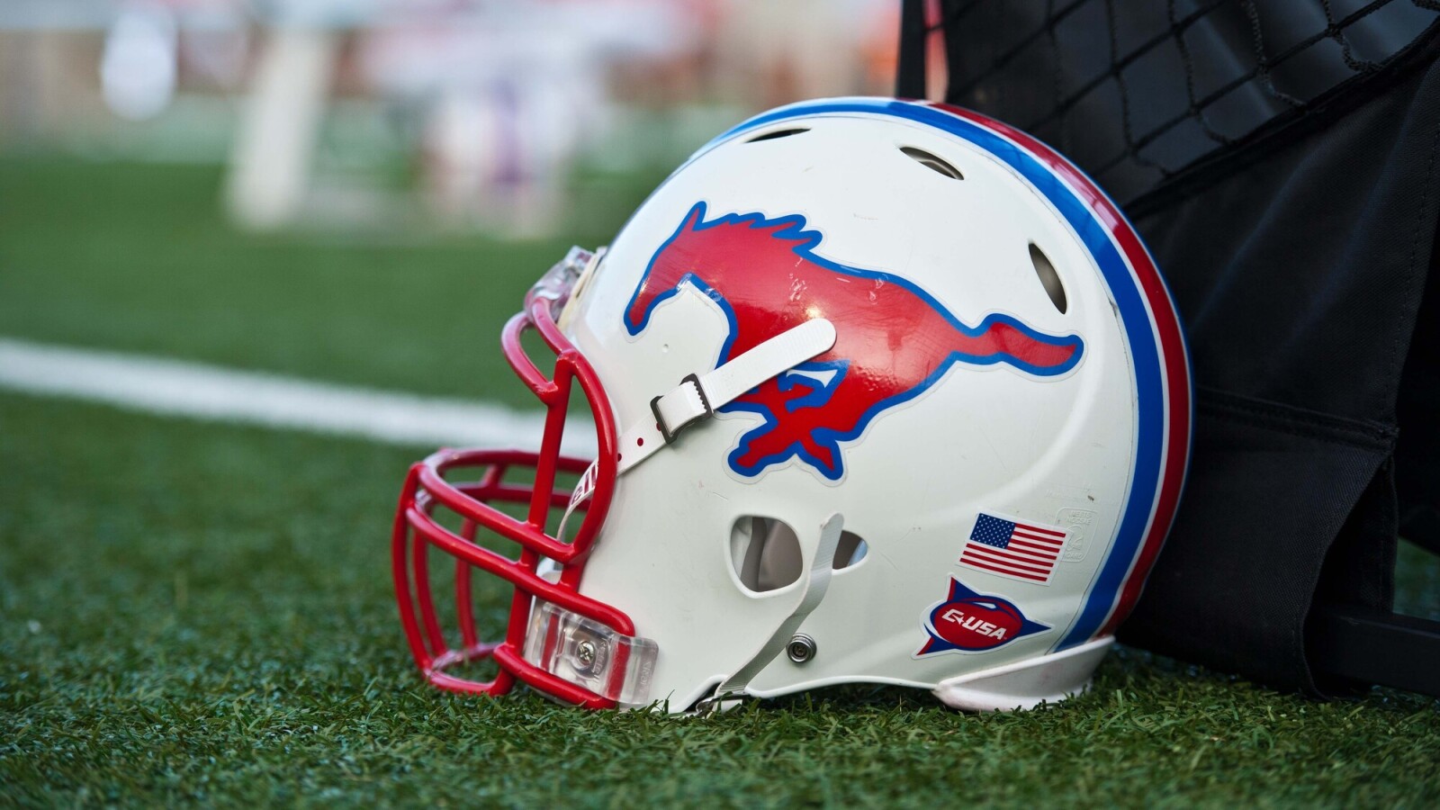 Son of Heisman Trophy winner announces college commitment
