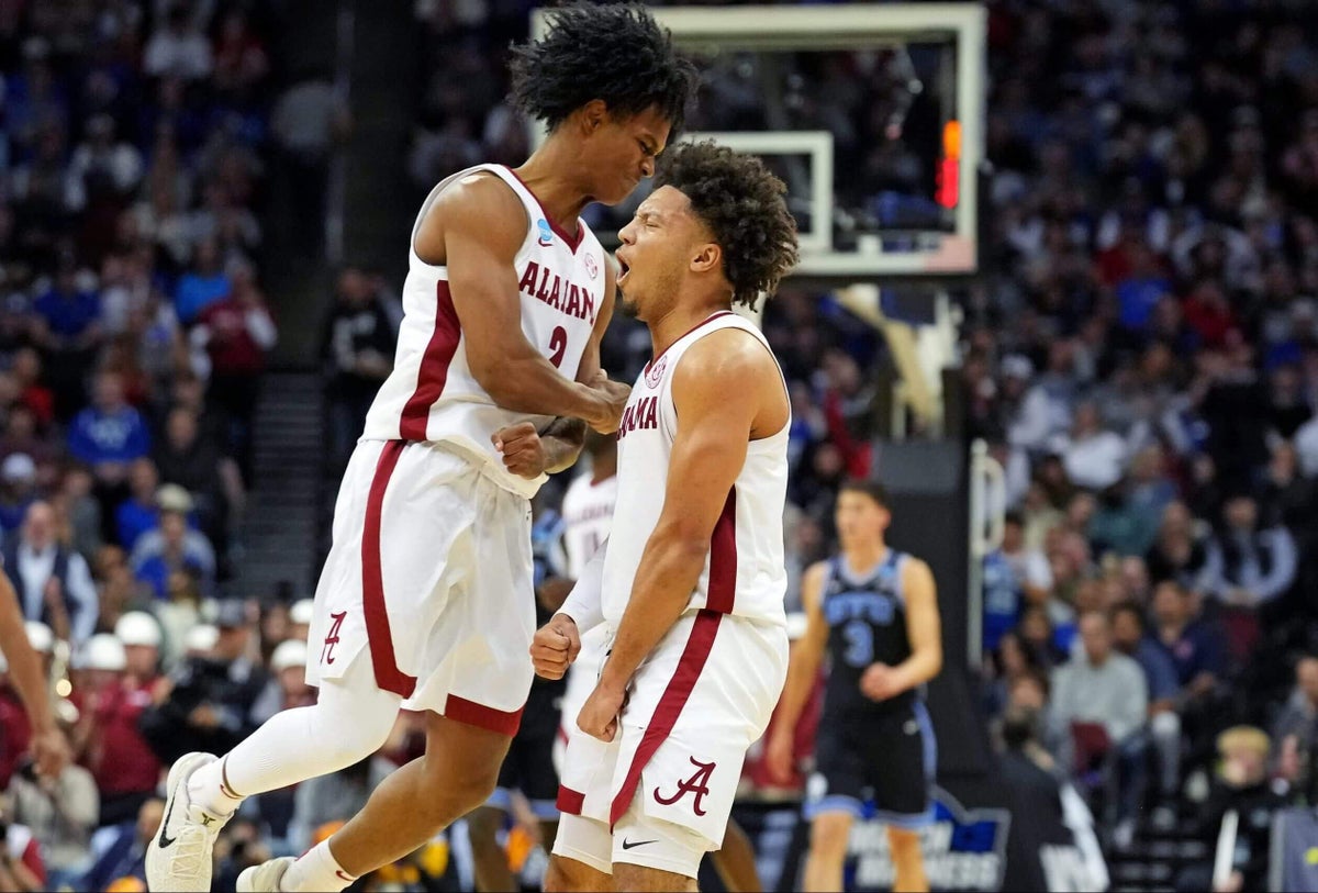 Alabama sets NCAA Tournament 3-point record: Mark Sears scores 34 points in Sweet 16 rout