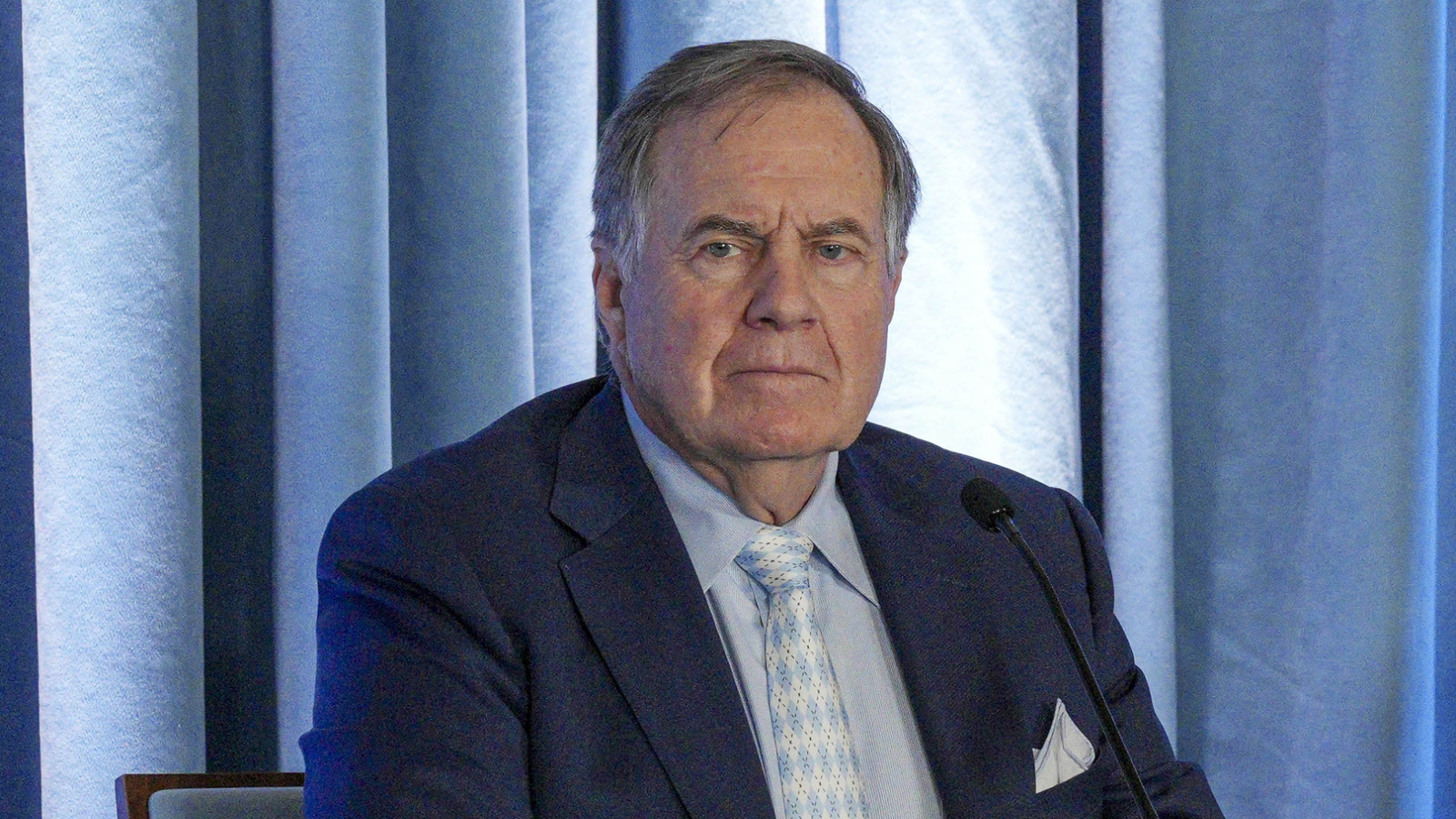Bill Belichick offers scholarship to son of NFL legend