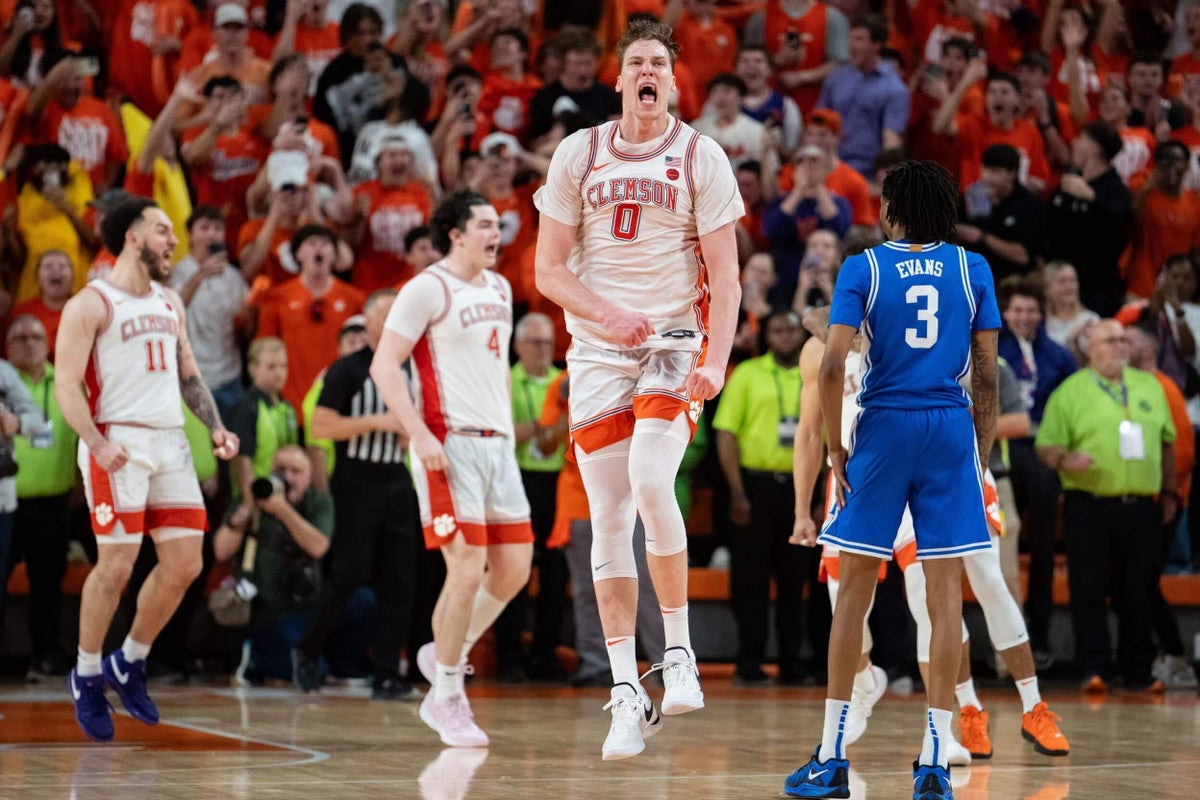 College basketball buy, sell or hold? Look out for Clemson. Kansas and Purdue are spiraling
