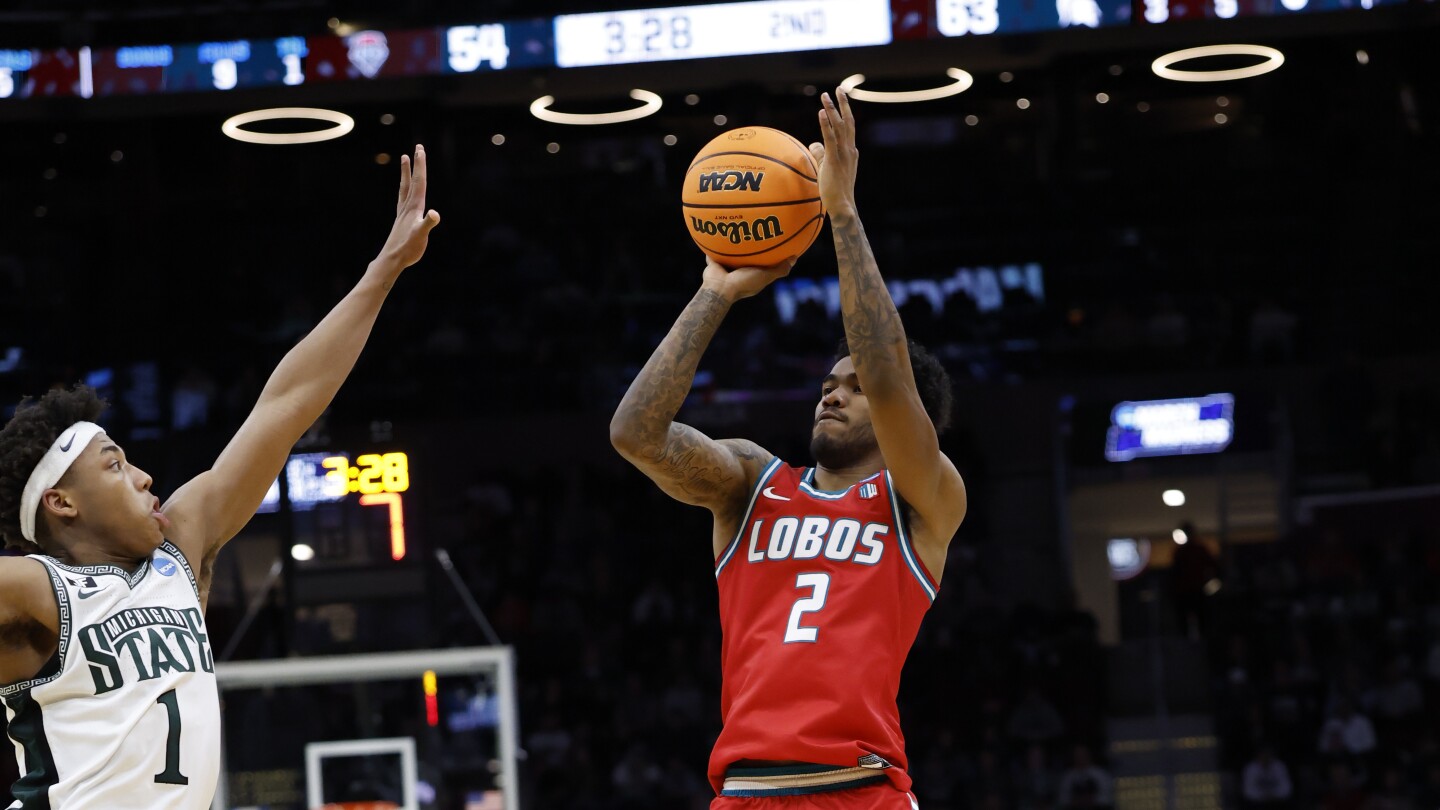 Former New Mexico guard Donovan Dent headed to UCLA. St. John’s star RJ Luis Jr. declares for draft