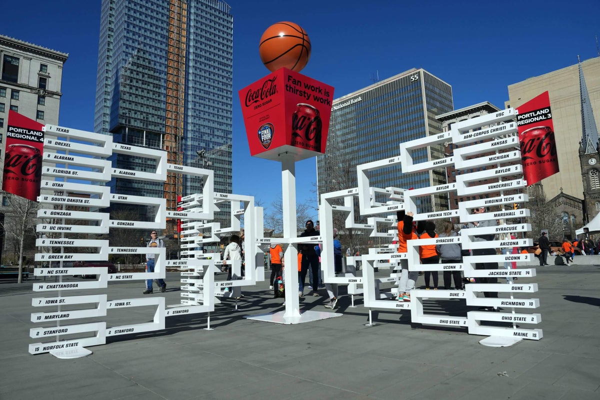 Fun, unserious strategies for filling out your March Madness bracket