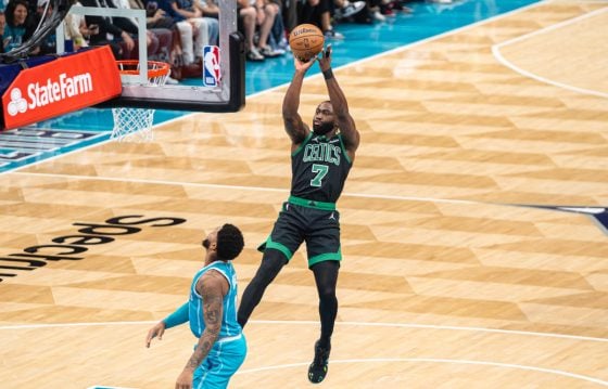 Jaylen Brown out with bone bruise in knee
