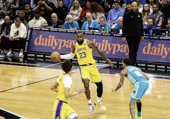 LeBron James criticizes former players-turned-analysts