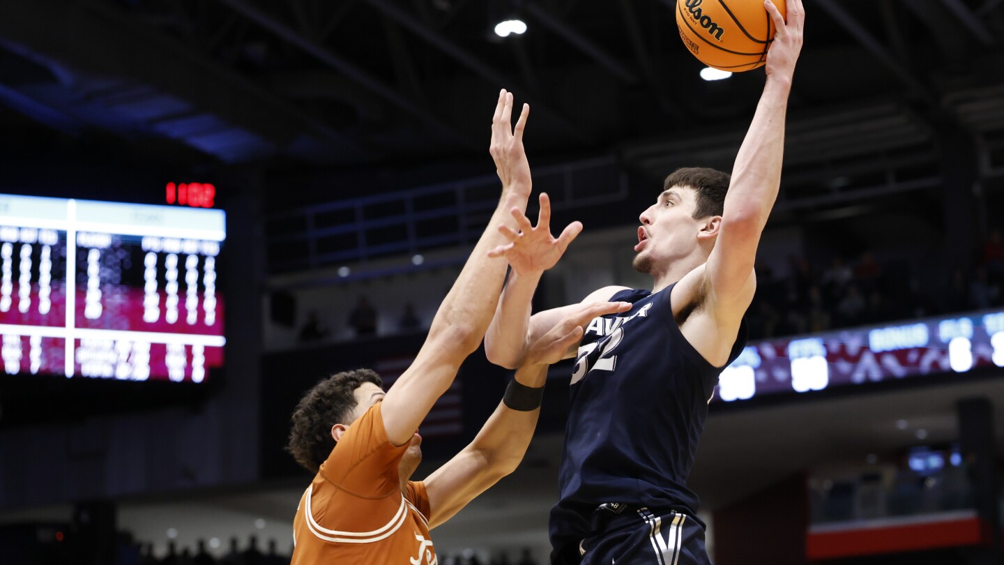March Madness: Xavier rallies to beat Texas 86-80 in First Four