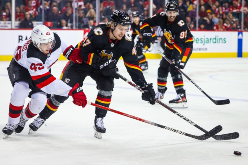 NHL Injuries: Ducks, Flames, Hurricanes, Blackhawks, Oilers, Panthers, Wild, Canadiens, Devils, and More