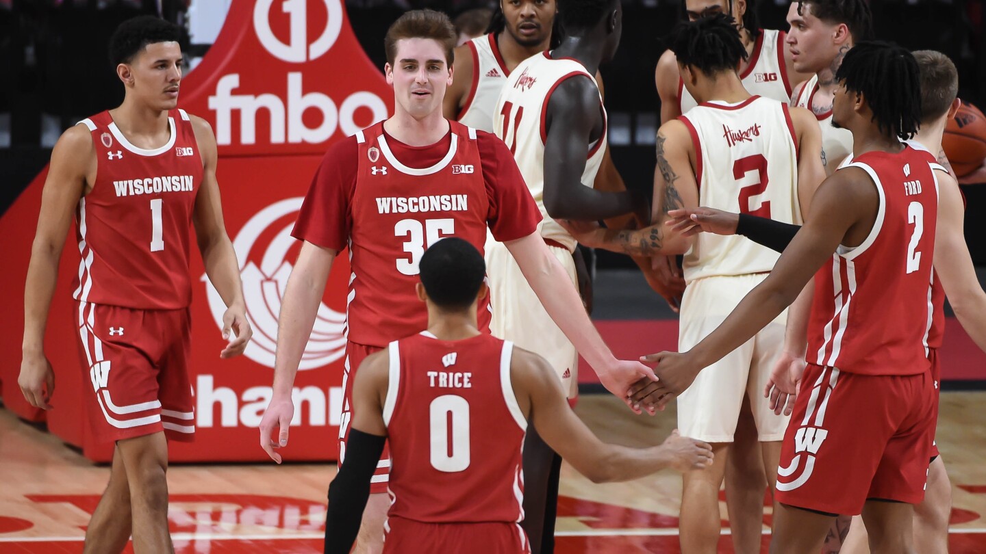 No. 12 Wisconsin at Minnesota Prediction: Odds, Expert Picks, Betting Trends and Stats