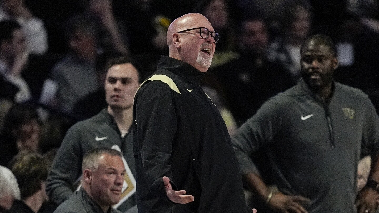 Realignment has ACC, Big Ten spanning four time zones, scheduling long road trips