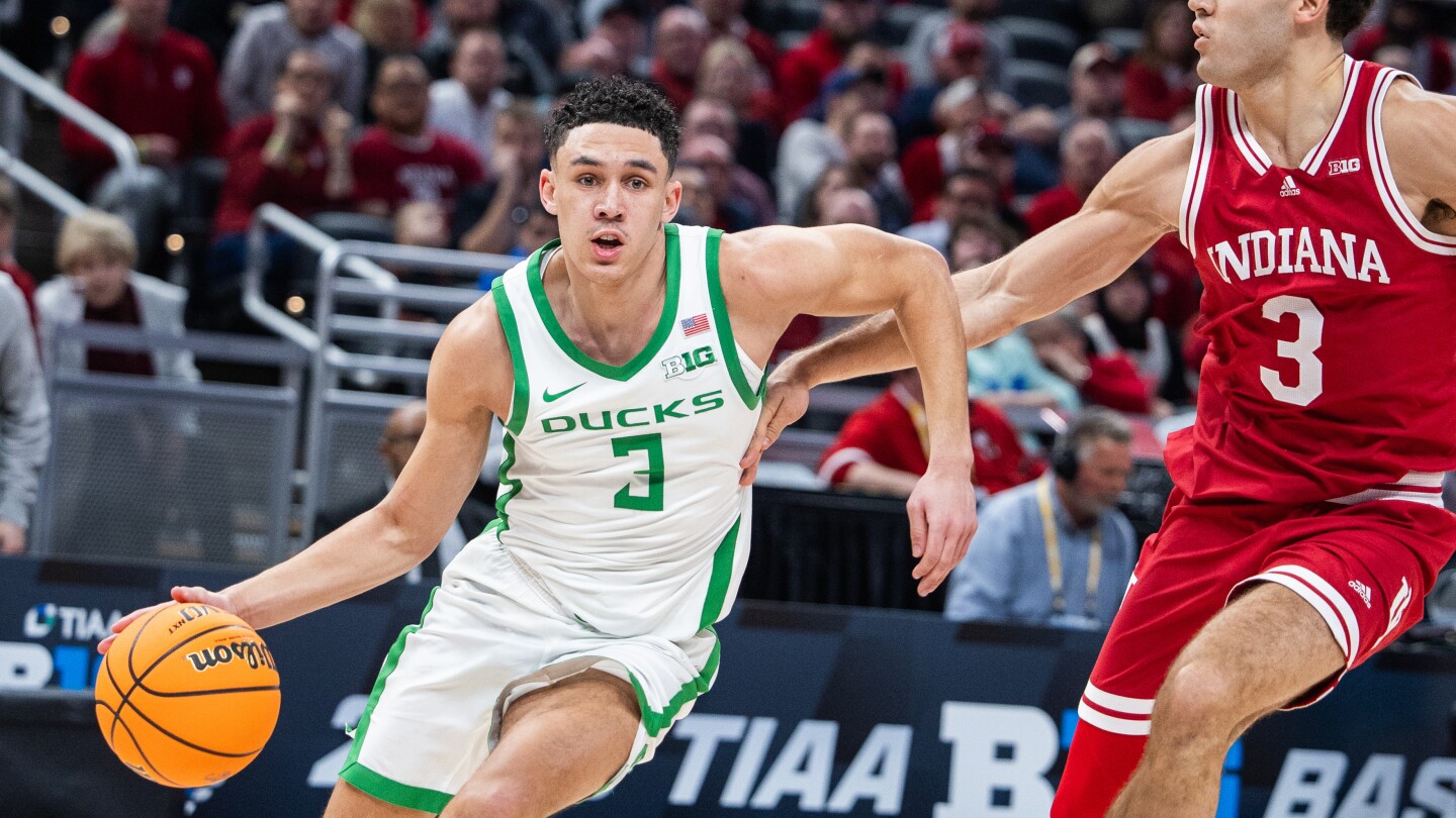 Shelstad scores 18 as No. 23 Oregon pulls away late to beat Indiana 72-59 in Big Ten Tournament