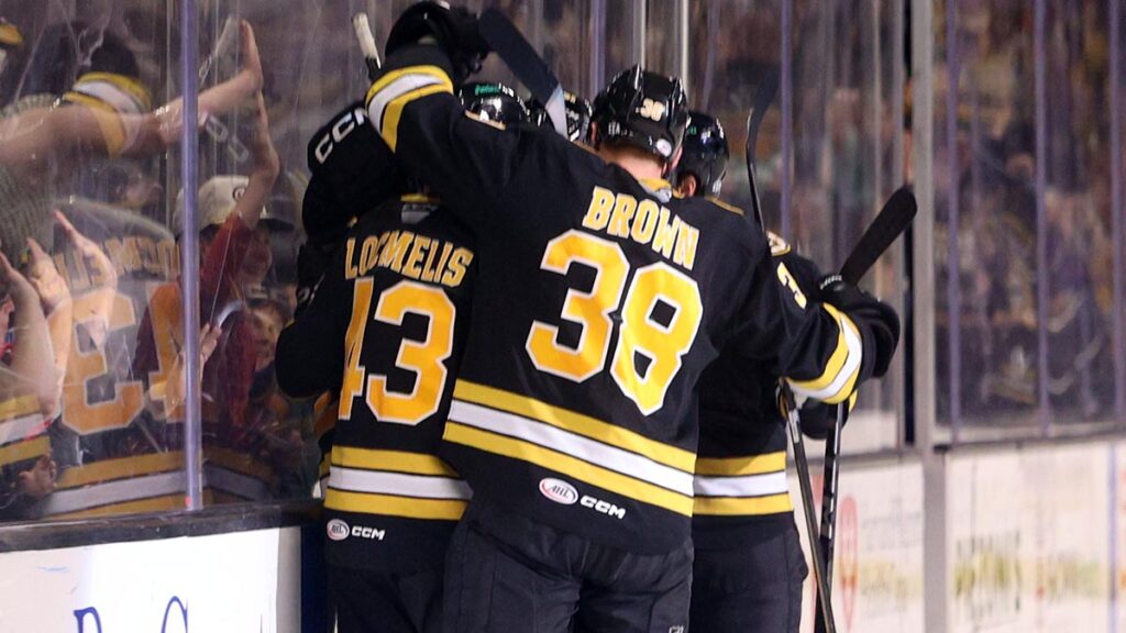 Bruins blitz Thunderbirds late to take series