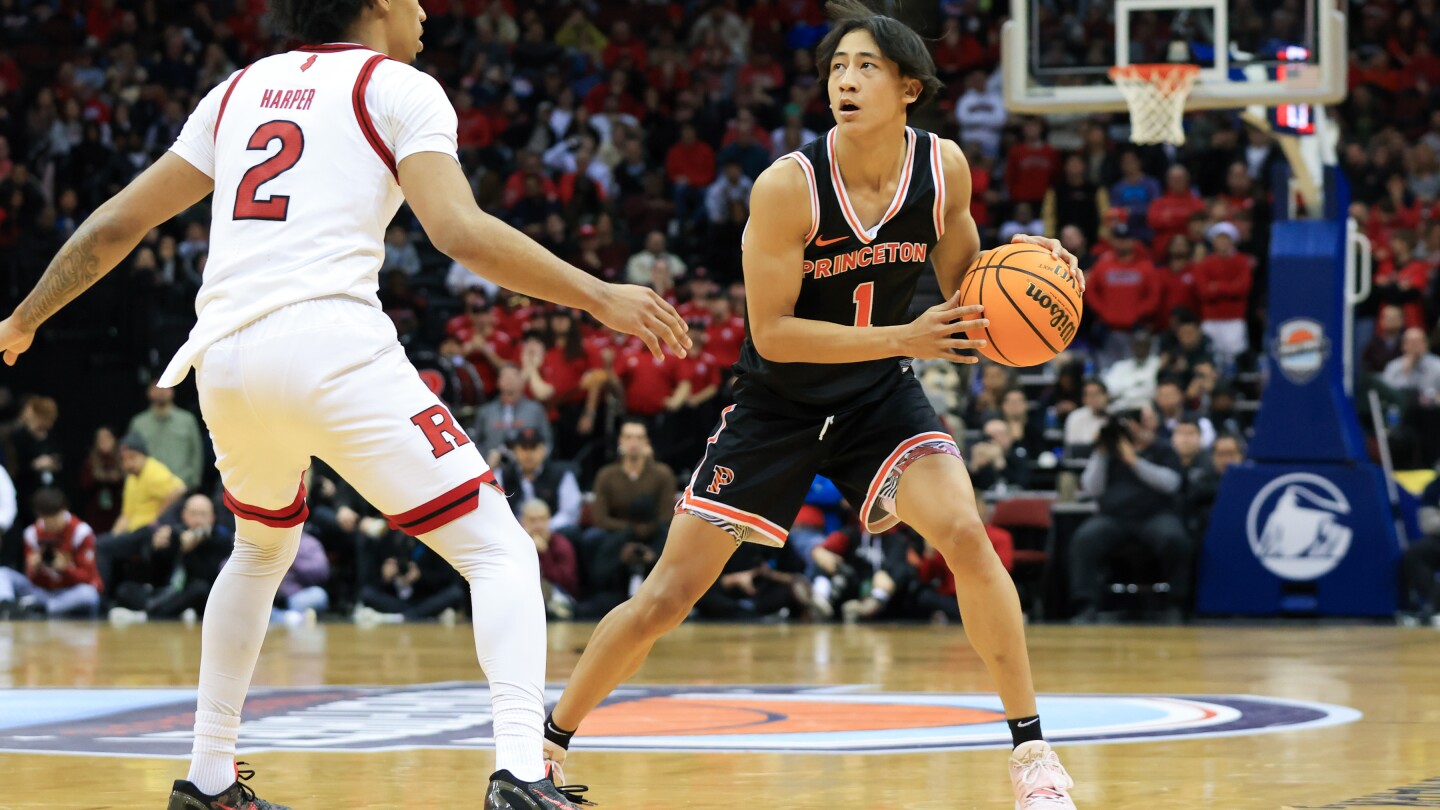 Former Princeton point guard Xaivian Lee commits to national champion Florida