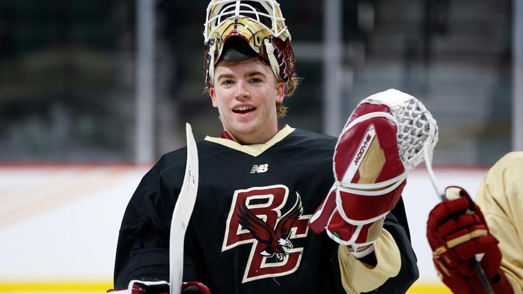 Fowler turns page quickly, joins Rocket to start pro career