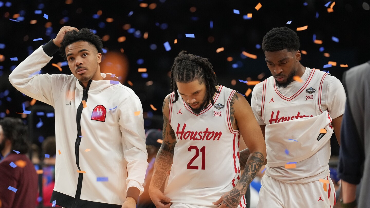 Houston on the wrong side of gritty and ugly finish against Florida in national title game