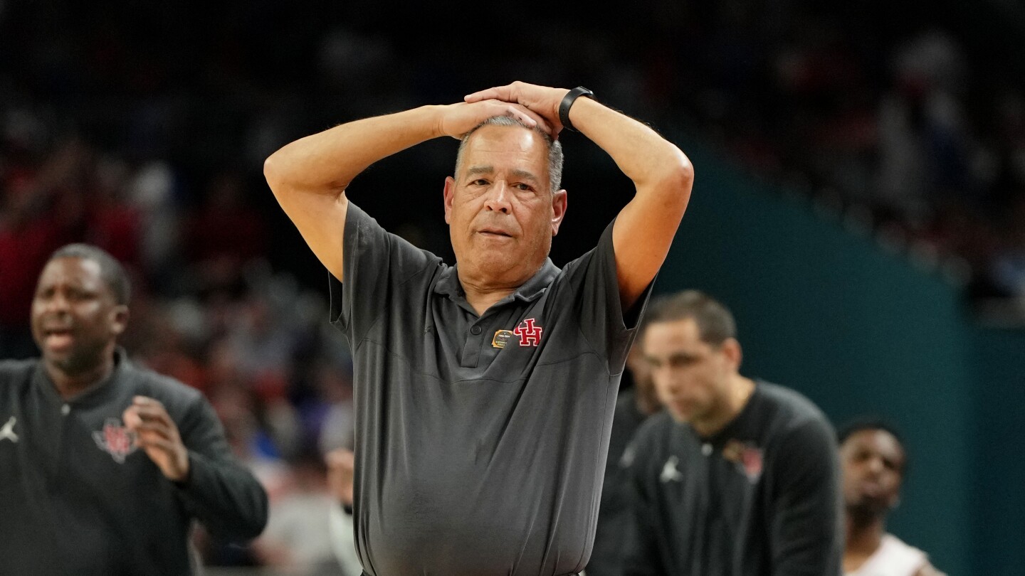 Houston’s Kelvin Sampson was close to his 1st national title. It slipped away painfully vs. Florida