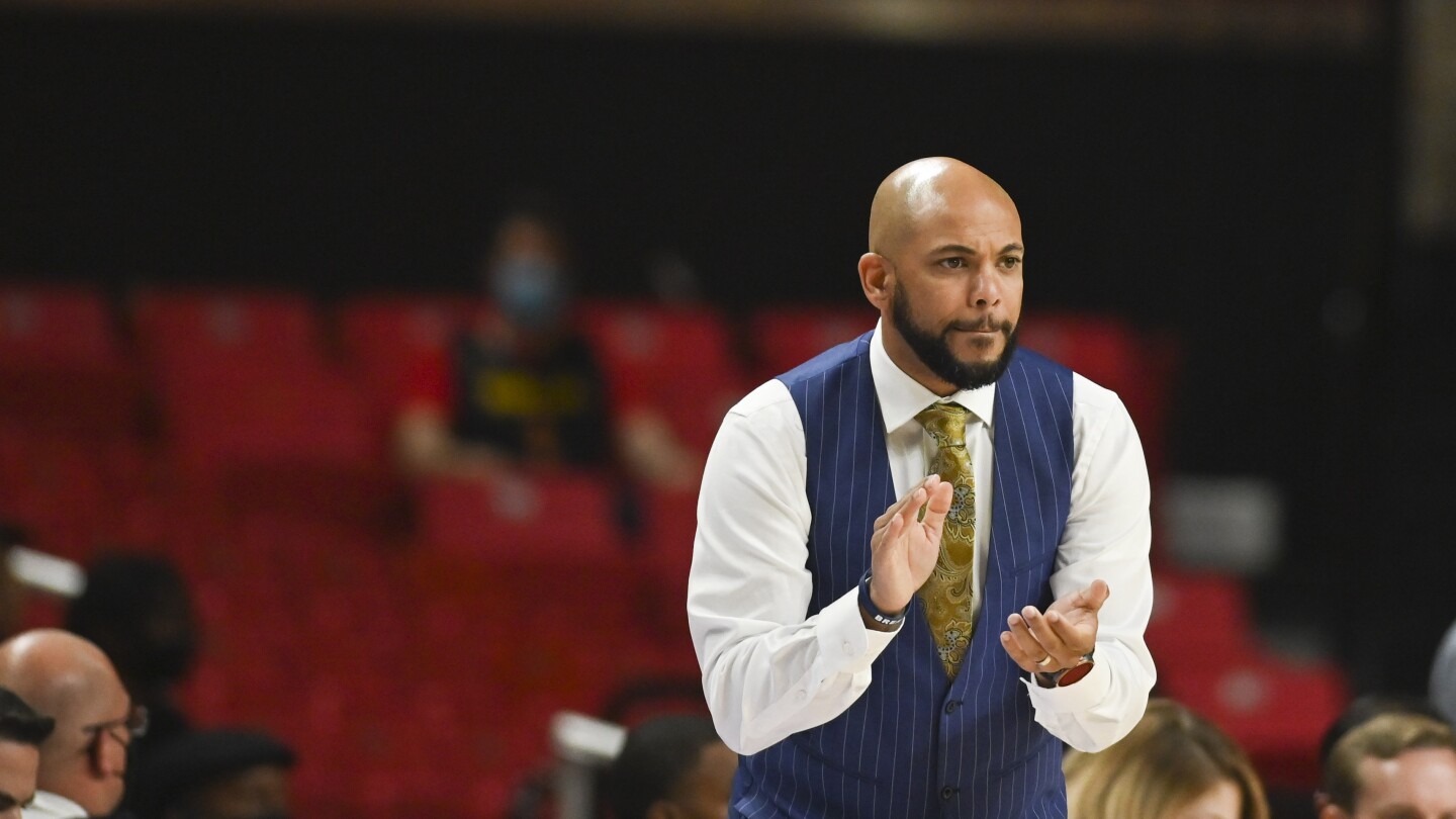 Jamion Christian returns from overseas to replace Phil Martelli Jr. as Bryant’s basketball coach