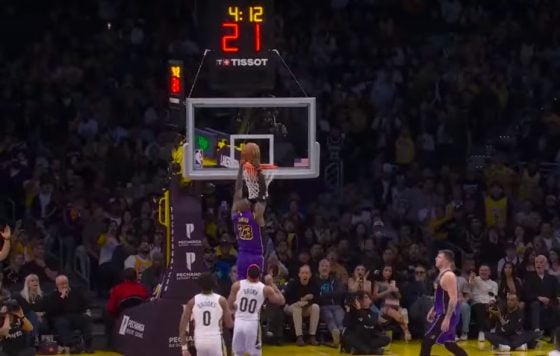 LeBron James on Austin Reaves’ pass: “That dumb*ss lob set me back three days”