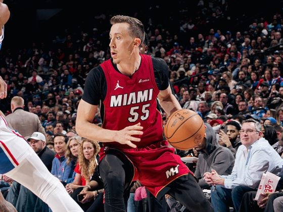 Robinson erupts in fourth as Heat pull away from 76ers
