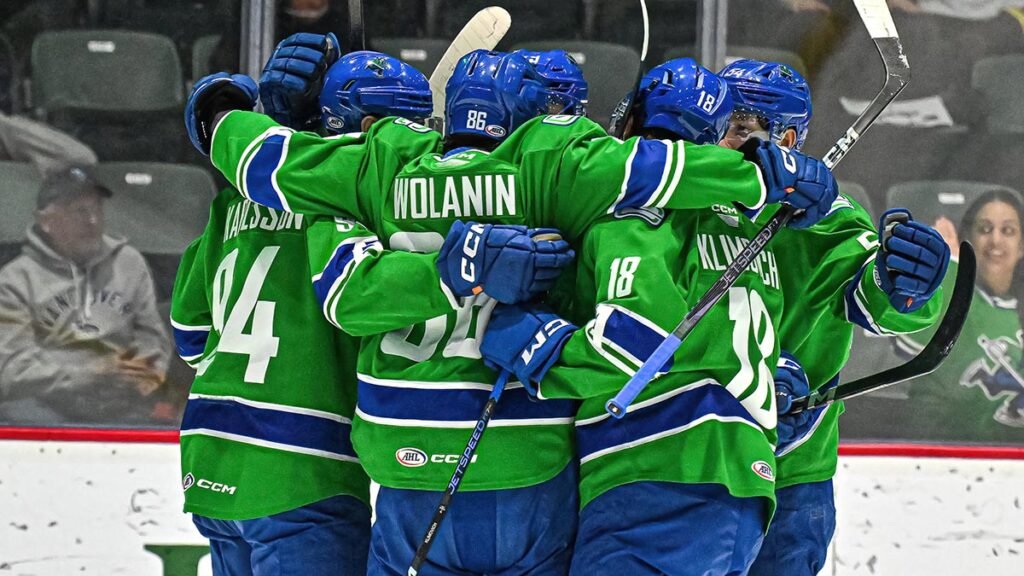 Streaking Canucks to get test from league-leading Rocket