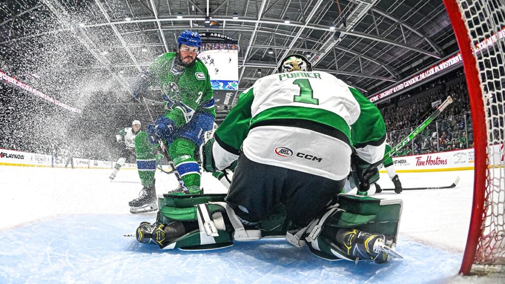 Canucks, Stars getting to know each other