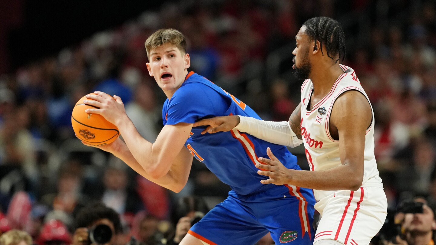 Florida’s Alex Condon staying in school, boosting chances of NCAA champs repeating