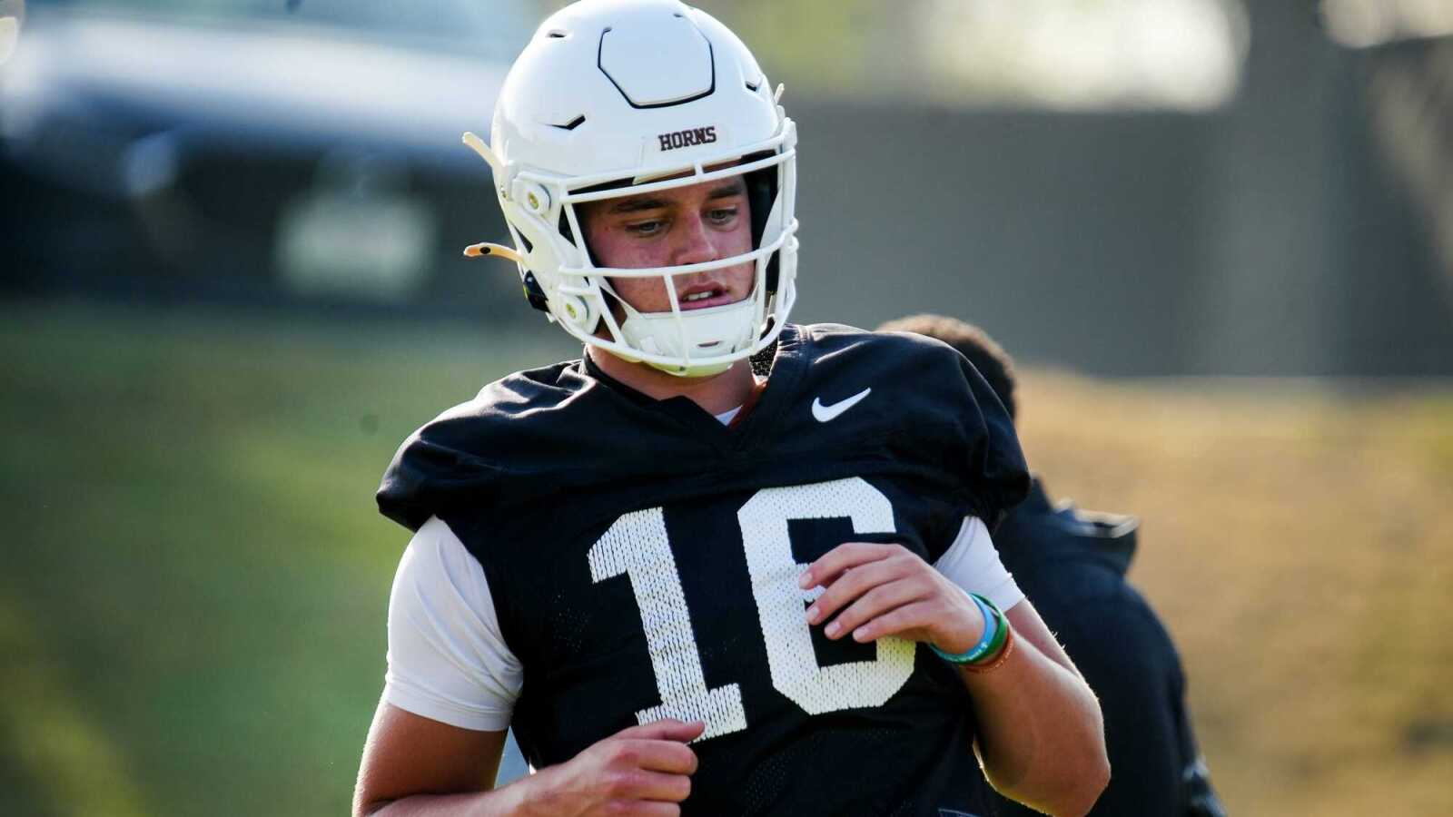 Arch Manning names the two NFL QBs whose film he studies