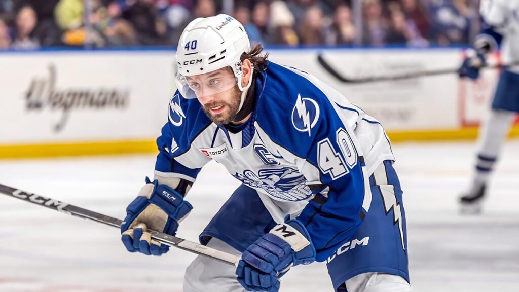 Crunch captain Dumont announces retirement