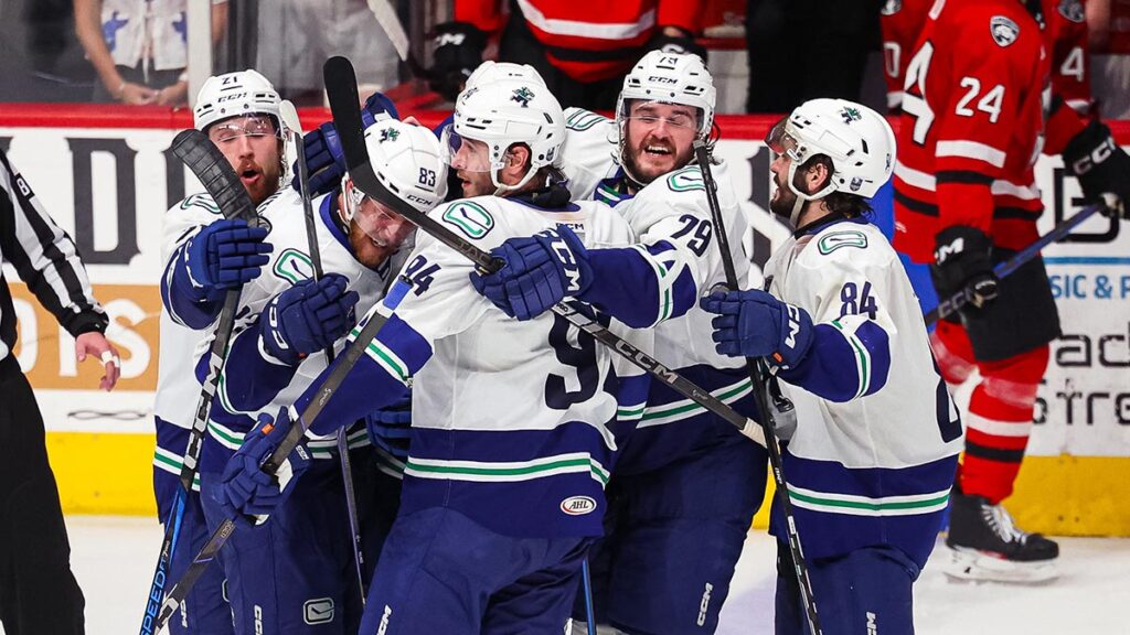 Klimovich scores in 2OT, Canucks take Finals opener