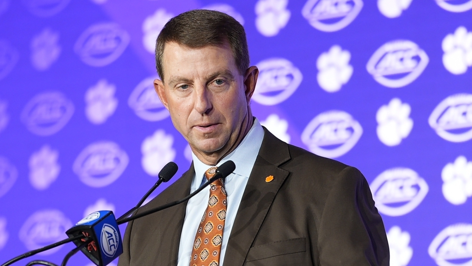 Clemson looking to take care of business on field vs. LSU as 'Death Valley' debate persists