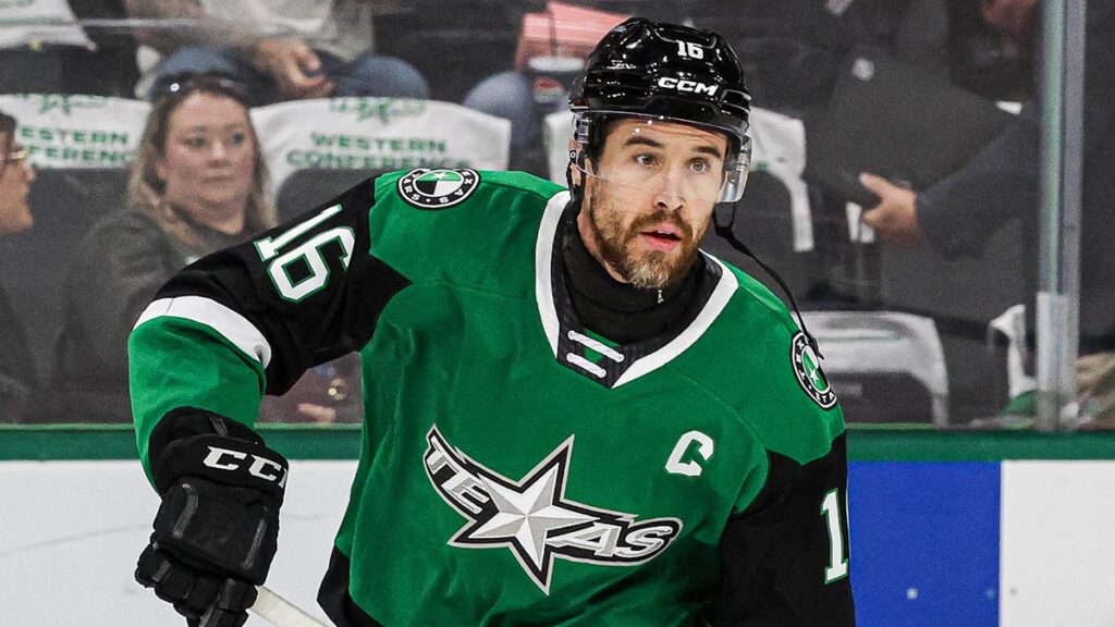 McKenzie returning to Texas for another season